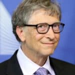 Eksperti upozoravaju da Bil Gejts sprema masovnu vakcinaciju devojčica što će imati razorne posledice