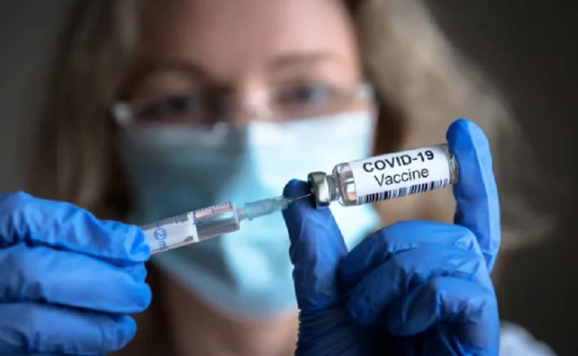  Skoro četvrtina Amerikanaca kaže da poznaje nekoga ko je umro od vakcine protiv Covida