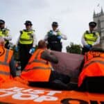 UN upozorava London zbog hapšenja ekoloških "aktivista" koji blokiraju saobraćaj