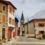 Francuska: Tinejdžer izboden nožem, a 17 ranjeno tokom masakra na zimskom balu u malom selu