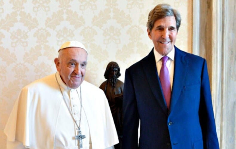  Papa potpisao deklaraciju kojom se potvrđuje “globalna klimatska kriza” – U tekstu deklaracije BOG preimenovan u “Majka Zemlja”