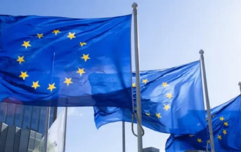 EU uvodi obavezne zdravstvene pasoše za SVE građane: „Nevakcinisani će biti isključeni iz društva“