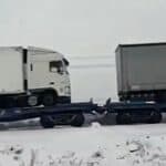 Ukrajinci transportuju svoje kamione železnicom kako bi zaobišli blokade koje sprovode POLJACI