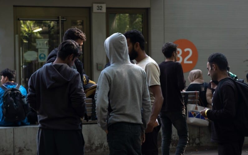  Kriza u Nemačkoj ne jenjava! Samo u ovoj godini podneto preko 300.000 zahteva za azil