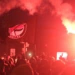 Šolcovi levičari i Antifa pozivaju na ubistva desničarskih birača za vreme protesta protiv ekstremizma