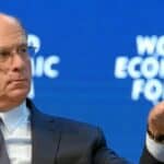 Izvršni direktor Blackrock-a u Davosu: „Morate NAMETNUTI promene, u Blackrock-u mi FORSIRAMO ponašanje“