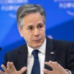 Svet želi da Amerika još više interveniše tvrdi Blinken iz Davosa