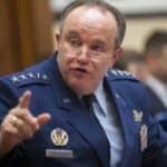 Bivši komandant NATO-a želi da Zapad isporuči oružje Ukrajini za napad na Krim