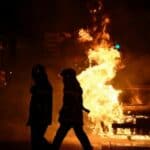 Francuske vlasti saopštile su da je novogodišnja noć prošla „mirno“ jer je zapaljeno „samo“ 745 vozila