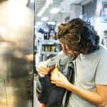 Glad učinila svoje! Ogroman porast krađa po prodavnicama u Velikoj Britaniji