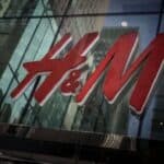 Lanac odeće H&M optužen za „seksualizaciju dece“