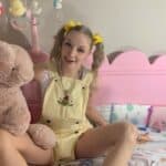Novo normalno! Influenserka živi kao beba i nosi pelene 24 časa dnevno