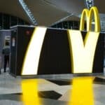 Mekdonaldsova franšiza tuži pokret za bojkot koji povezuje lanac brze hrane sa izraelskim „genocidnim ratom protiv Palestinaca u Gazi“