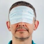 Neki ljudi ponovo nose maske protiv COVID-a a medicinski "stručnjaci" ponovo pozivaju na povratak mera