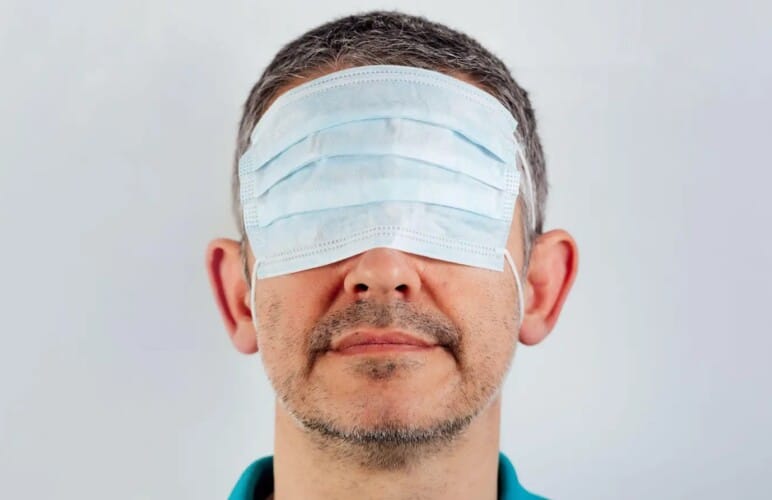  Neki ljudi ponovo nose maske protiv COVID-a a medicinski “stručnjaci” ponovo pozivaju na povratak mera