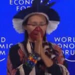 Za bahatu elitu u Davosu organizovan BALET NA SNEGU i Šaman koji izgovara "molitve" - Boravak košta 350.000 dolara (VIDEO)