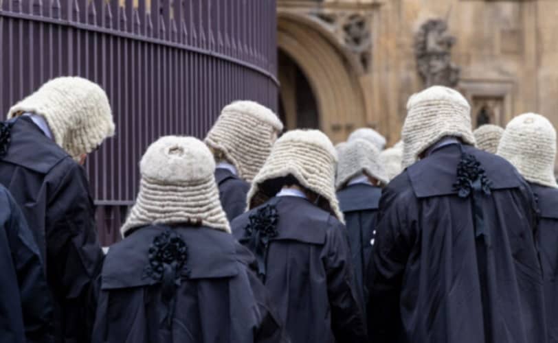  Sudijama u Engleskoj i Velsu dato odobrenje da koriste veštačku inteligenciju u pisanju pravnih mišljenja