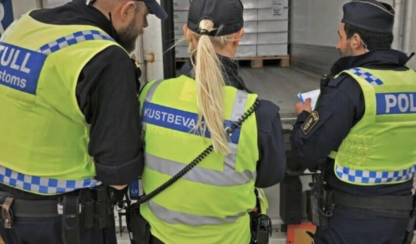  Švedska naoružava carinike zbog porasta opasnosti od kriminalaca koji šverucuju narkotike