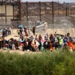 Ključanje na Južnoj granici! Teksaški guverner Greg Abot: Ne možemo da zaustavimo migrante bez pucanja