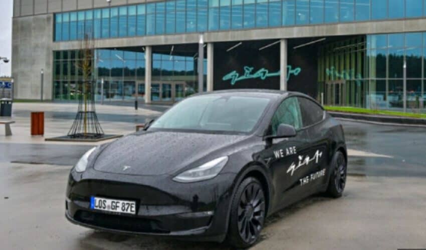  Fabrika automobila Tesla u Nemačkoj se zatvara zbog sukoba u Crvenom moru