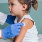 Bajdenove demokrate počinju da vakcinišu decu i bez pristanka roditelja!