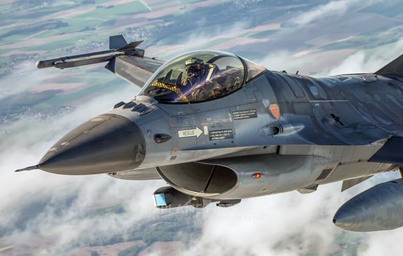 Ukrajina nema dovoljno obučenih pilota za upravljanje avionima F-16 tvrdi Bela Kuća