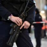 Još jedan napad u Parizu! Afrikanac mačetom krenuo na putnike u tramvaju