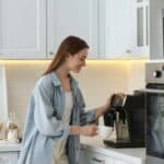 Konzumacija kafe kao preventivna mera protiv infekcija i depresije COVID-19