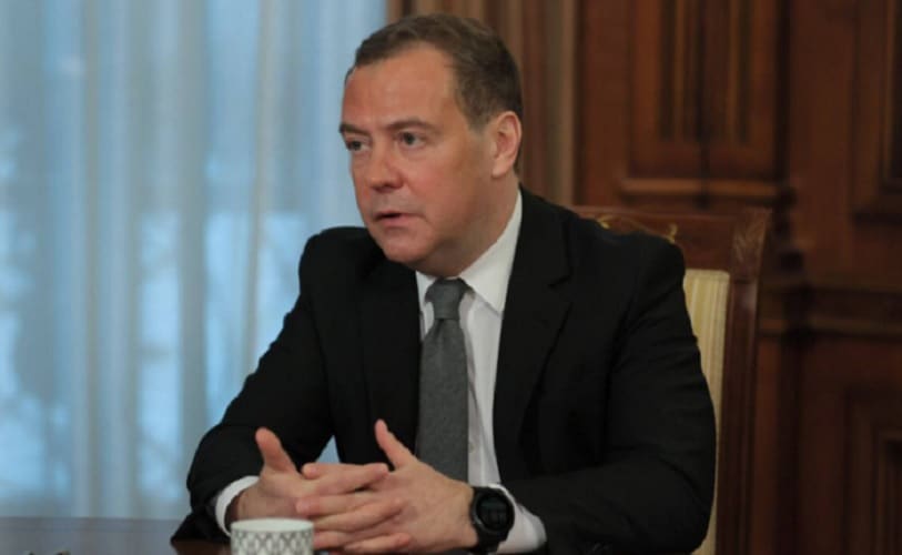  Medvedev upozorava da Rusija „nema izbora“ osim da pokrene nuklearnu „apokalipsu“ ako je napadne NATO