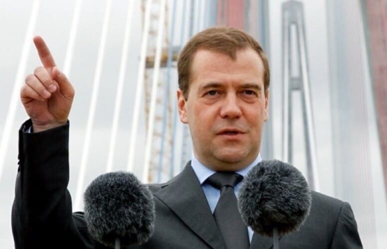 Medvedev pozvao na OSVETU Zapadu zbog sankcija