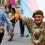 Vojska Velike Britanije odobrava tranrodnim muškarcima da borave u smeštaju za žena kao i da koriste ženske toalete
