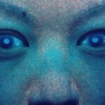 Vakcinisani protiv Covid-a sa mRNA vakcinama emituju čudan fluorescentni sjaj pod UV svetlom