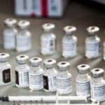 Studija: mRNA vakcine protiv COVID-19 izazvale više smrtnih slučajeva nego što su spasile života