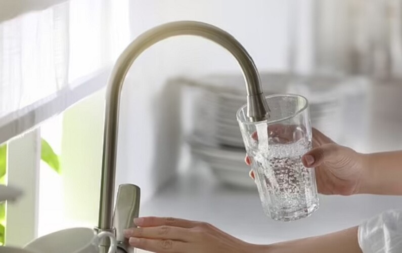  Vlada Velike Britanije planira da doda fluor u vodu iz slavine