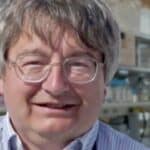 Jedan od najboljih svetskih molekularnih biologa upozorava da je COVID bioinžinjering od strane 'duboke države'