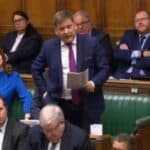 Britanski poslanik traži smrtnu kaznu za Bila Gejtsa za "zločine protiv čovečnosti" tokom pandemije