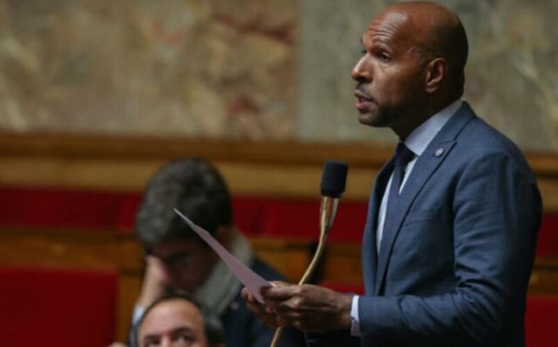  Francuska razmatra usvajanje zakona o zabrani „diskriminacije kose“
