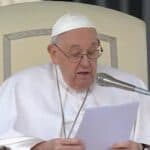 Šta bi?! PAPA udario na transdžender ideologiju: To je najgora opasnost