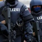 "Smrt svim Jevrejima" Maloletnik u Cirihu nožem izbo ORTODOKSNOG Jevreja na sred ulice