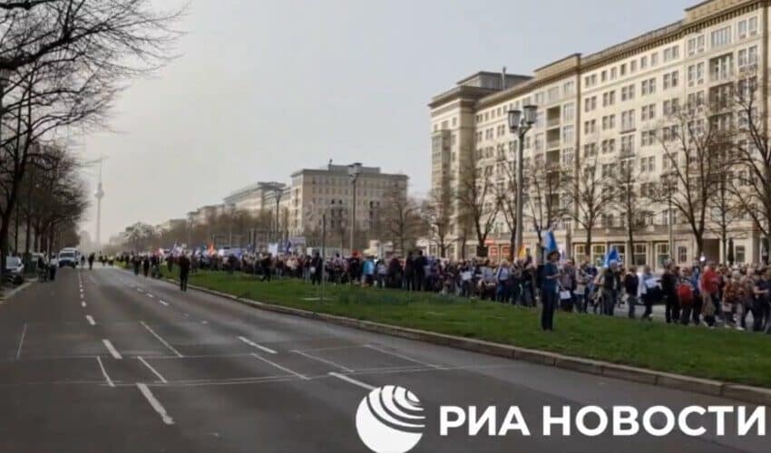  Na hiljade ljudi izašlo na ulice Berlina: Traže mirovne pregovore o Ukrajini