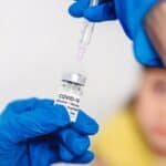 Najpoznatiji stručnjak za RAK i AIDS poziva na hitnu zabranu vakcina protiv COVID-a i odgovornost onih koji su je promovisali (VIDEO)