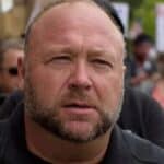 Aleks Džons će tužiti CIA-u i FBI zbog zbog pokušaja da unište njegov posao i da ga ućutkaju