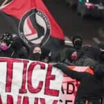 Francuska: Antifa počela da sprovodi napade na konzervativne političare