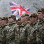 Bivši šef MI6 kaže da Britanci moraju biti spremni da budu pozvani da brane svoju zemlju