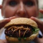 Bajdenova administracija se zalaže za skrivanje insekata sa deklaracija proizvoda: "Ljudi ne moraju da znaju šta jedu"