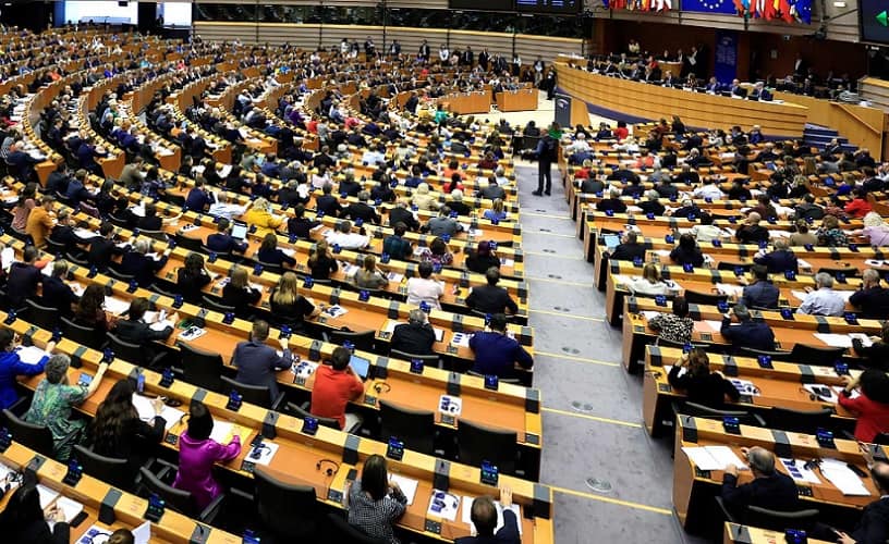  Evropski parlament odobrio kontroverzni migracioni pakt prema kojem će države morati da plate kaznu za svakog migranta kojeg odbiju
