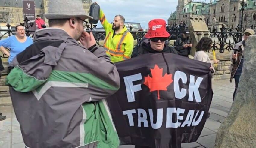  PROTESTI širom Kanade! Kamiondžije, poljoprivrednici, narod protiv povećanja POREZA NA UGLJENIK i Džastina Trudoa (VIDEO)