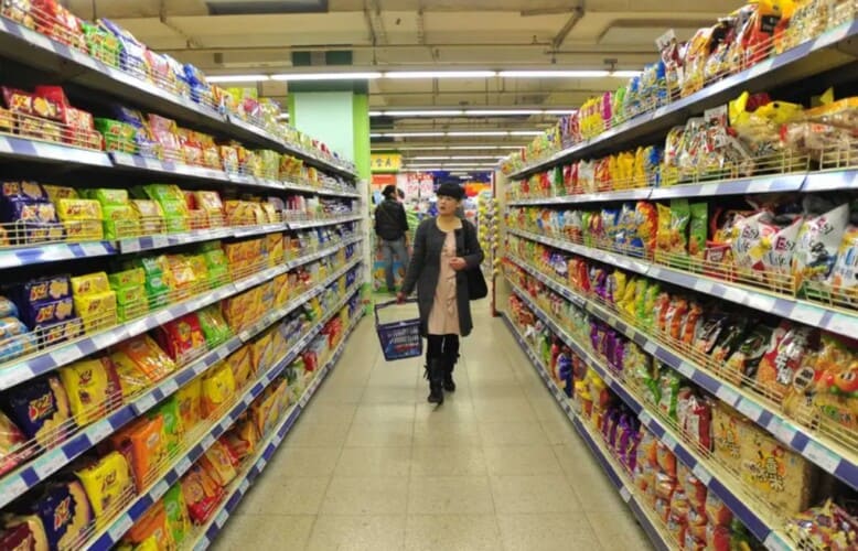  Studija rađena u SAD, Nemačkoj i Norveškoj otkriva: Blizu 10.000 opasnih hemikalija nalaze se u pakovanjima hrane