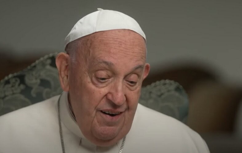  Papa Franja: „Oni koji negiraju klimatske promene“ su „glupi“