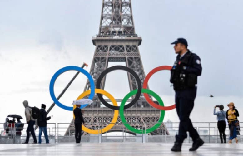  Makron: Ceremonija otvaranja Olimpijskih igara u Parizu mogla bi biti premeštena zbog bezbednosnih razloga